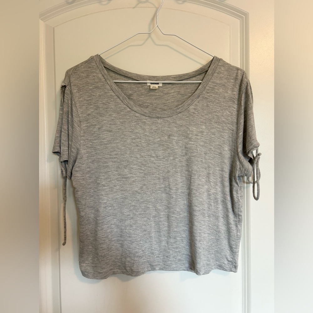 Garage open shoulder tie Gray Women's short sleeve T shirt